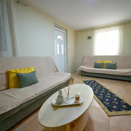 Poppy's House Ferienhaus Emborios