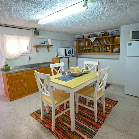 Ferienhaus Poppy's House Emborios